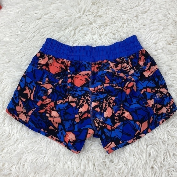 Lululemon Tracker Short IV (4-way Stretch) Paint Storm Harbor Blue Multi / Black - Picture 6 of 6